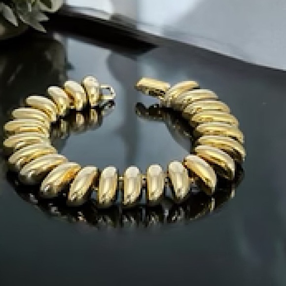 Vintage 1980s Costume Jewelry Gold Tone Link Snake Bracelet - Picture 1 of 13